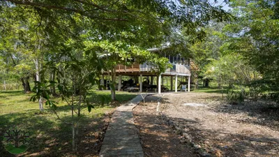 Stunning Cabin on 3 Acres outside Spanish Lookout!, 🇧🇿 Belize