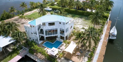 3-Bedroom Luxury Waterfront Home with Panoramic Views, 🇧🇿 Belize
