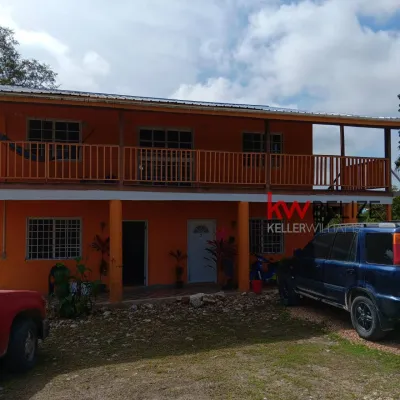 Charming Triplex in San Ignacio, 🇧🇿 Belize