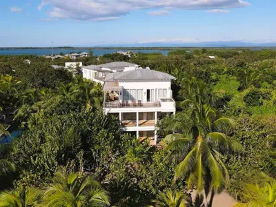 3325 — The Crown Jewel of Itz’Ana Resort & Residences The Exclusive Penthouse Villa – Perched above the Caribbean Sea, 🇧🇿 Belize