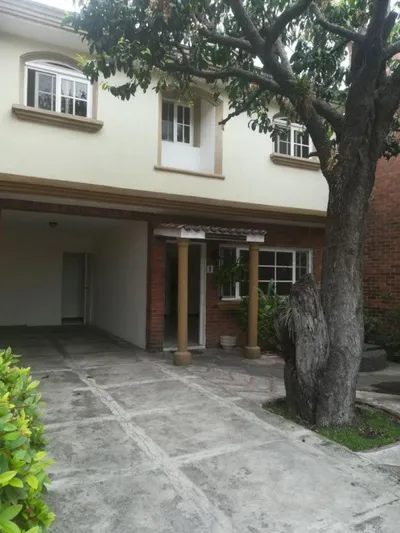 Renta de Townhouse en la 20 Calle de la Zona 10, 🇬🇹 Guatemala