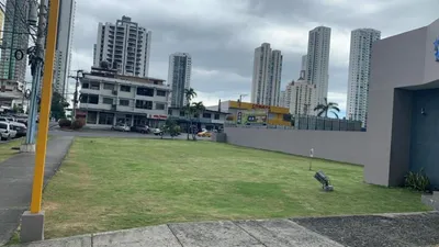 Se Vende Terreno de 1,561mts2 en Vía Porras con Calle 50, 🇵🇦 Panama