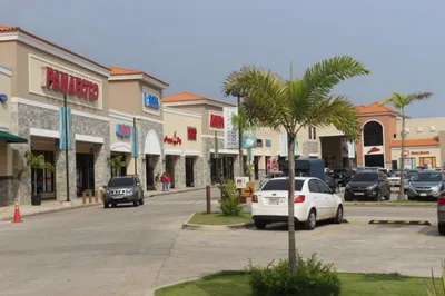 Se Alquilan Locales Comerciales en Boulevard Costa Verde, Planta Alta, 🇵🇦 Panama