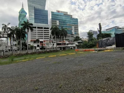 Venta de Terreno Comercial-Residencial con 2,500m2 en Calle 50, 🇵🇦 Panama