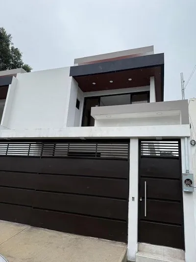 VENTA DE CASA DE EN RESIDENCIAL EL PEDREGAL SAN PEDRO SULA, 🇭🇳 Honduras