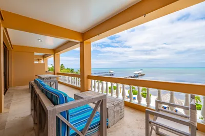 Belize Oceanfront Condo Luxury 3-Bedroom Oceanfront Villa at Hol Chan Resort, 🇧🇿 Belize