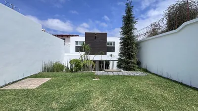 Alquiler amplia casa 3 niveles en Montebello Carr. A El Salvador | Ca, 🇬🇹 Guatemala