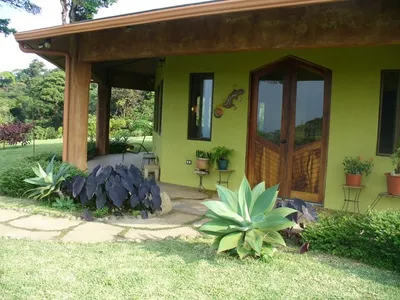 OFF THE BEATEN PATH ! Octagon home hidden in a 25 acres jungle, 🇨🇷 Costa Rica