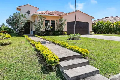 Beach House in San Carlos | Panama Sovereign Realty, 🇵🇦 Panama
