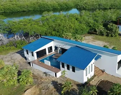 Custom Waterfront Home in Naia Resort, 🇧🇿 Belize